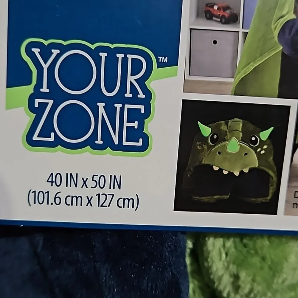 Your Zone 🎁 Glow in the Dark Dino Throw Blanket NWOT